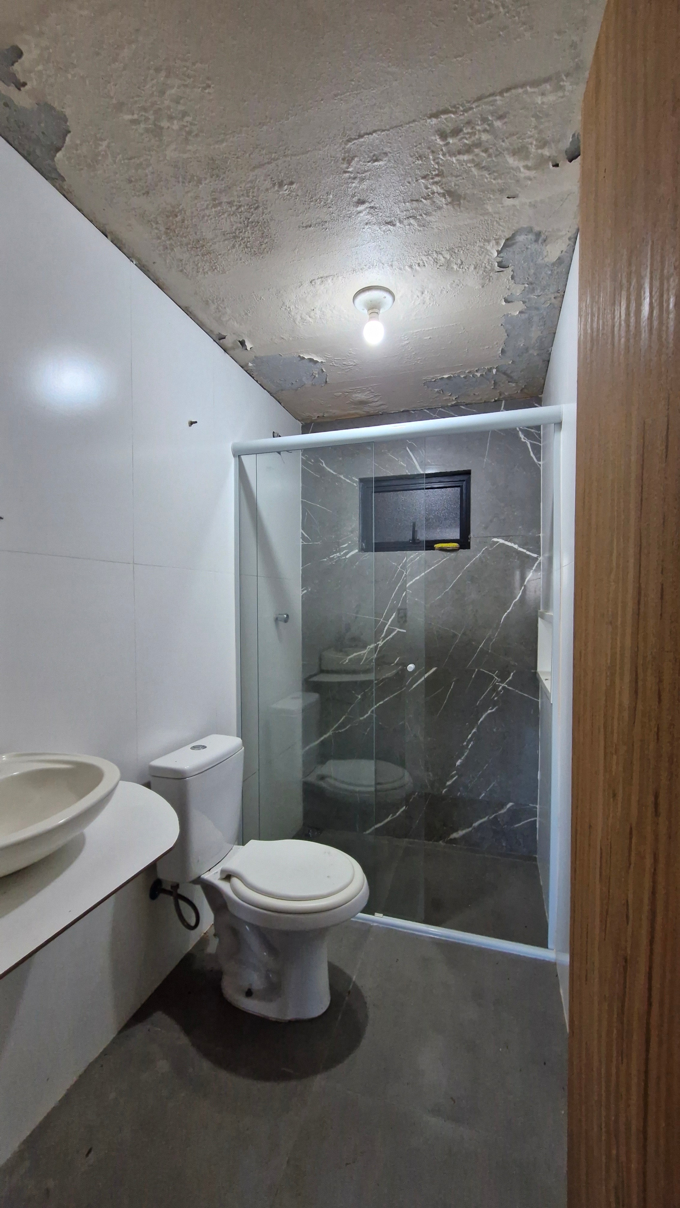 Casa com 2 Dormitórios à venda, 70 m² por R$ 389.000,00 Casa com 2 Dormitórios à venda, 70 m² por R$ 389.000,00