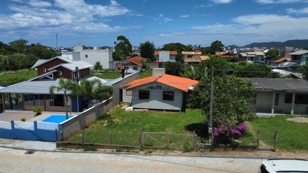 Casa com 2 Dormitórios à venda, 70 m² por R$ 389.000,00 Casa com 2 Dormitórios à venda, 70 m² por R$ 389.000,00
