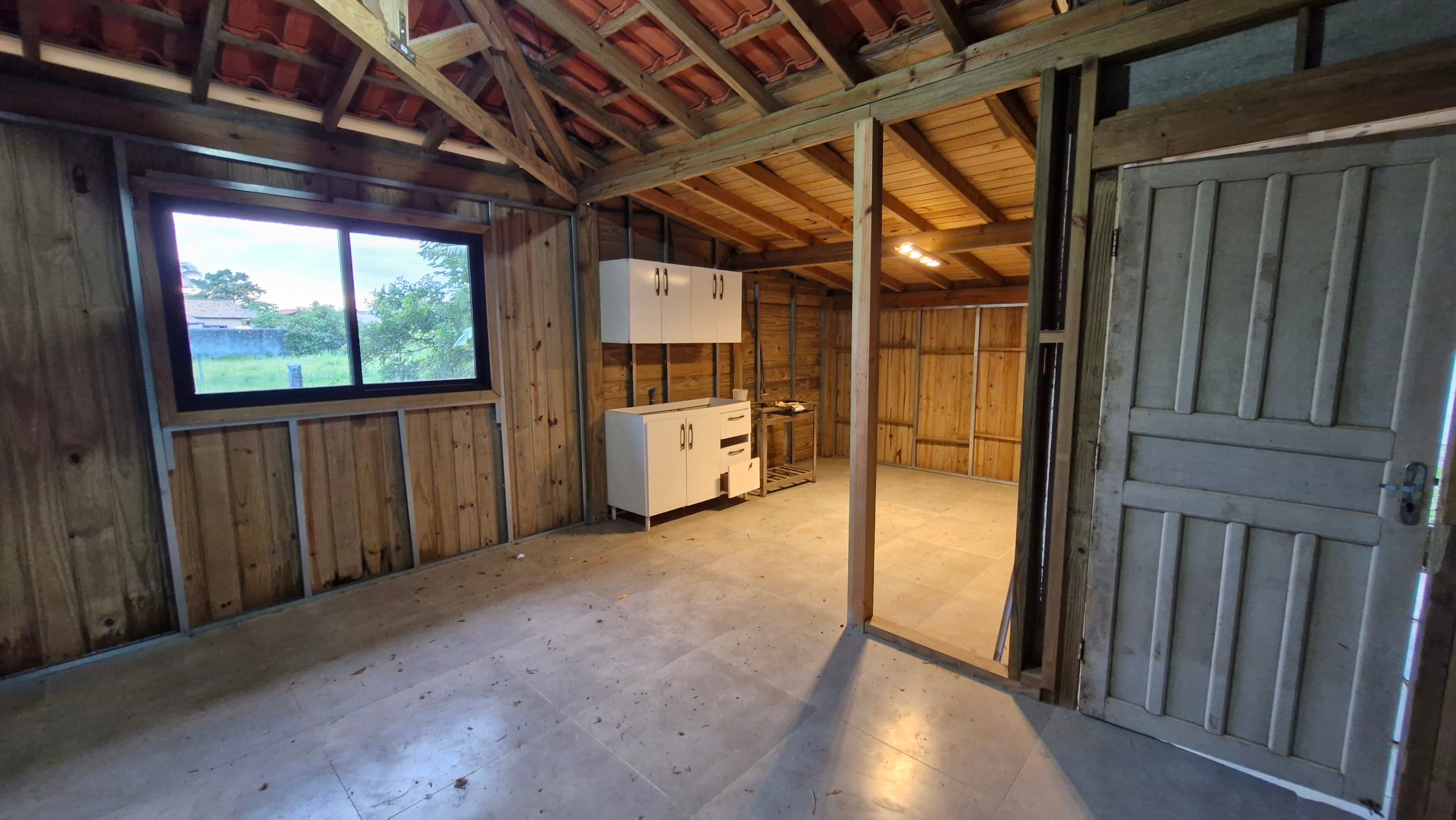 Casa com 2 Dormitórios à venda, 70 m² por R$ 389.000,00 Casa com 2 Dormitórios à venda, 70 m² por R$ 389.000,00