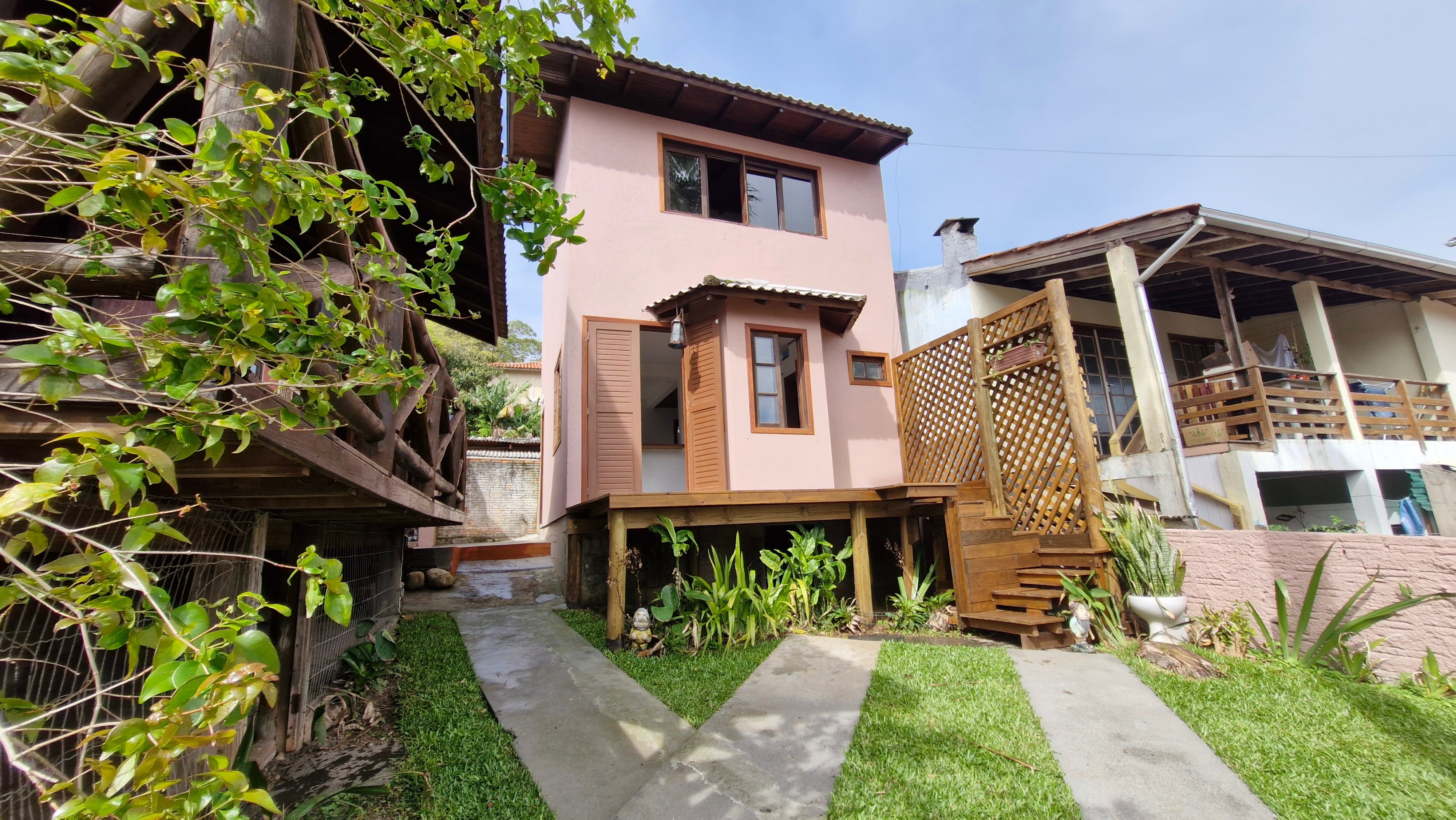 Casa para alugar  no Praia da Ferrugem - Garopaba, SC. Imóveis