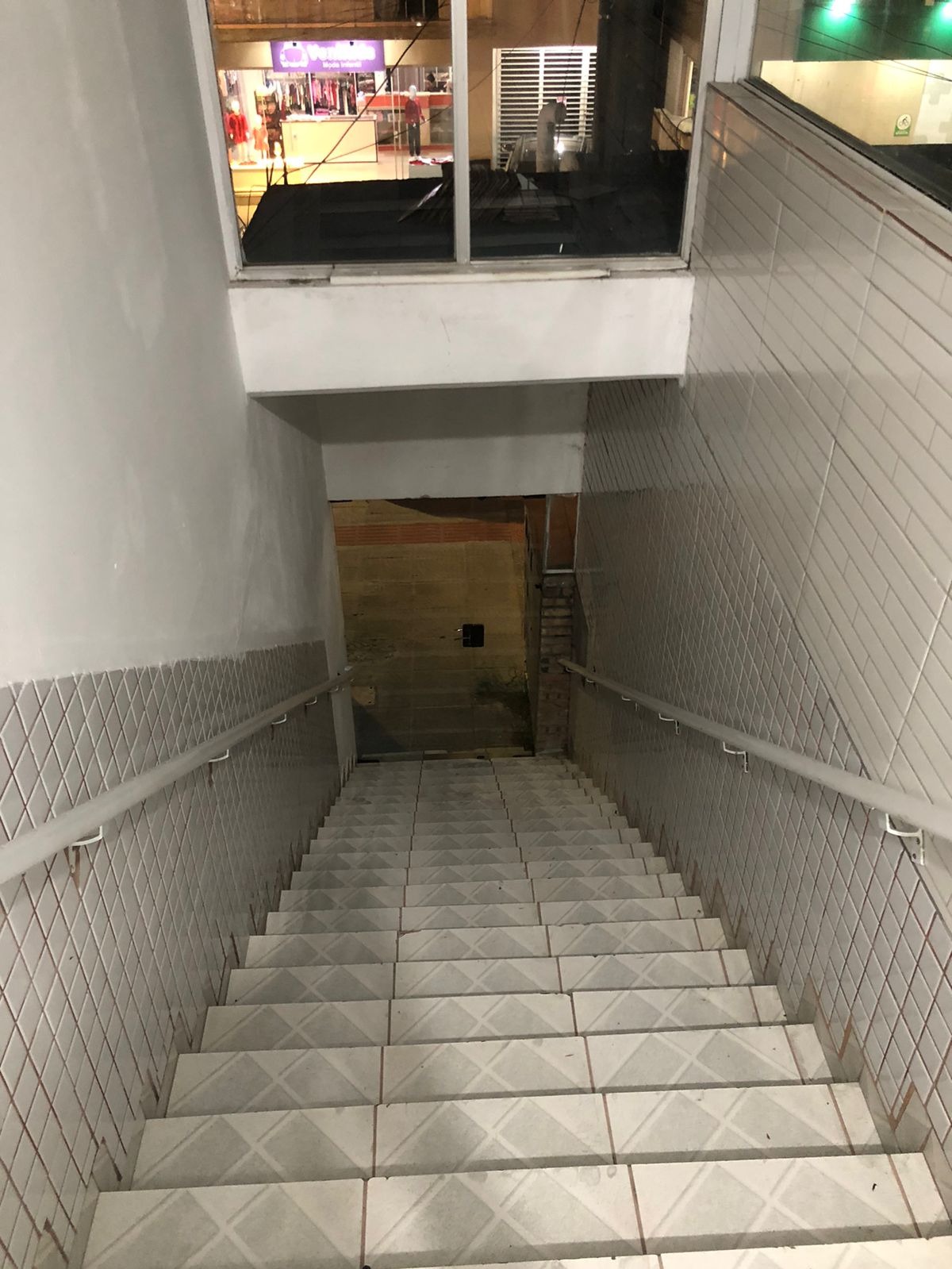 Apartamento com 1 Dormitórios para alugar, 1 m² por R$ 2.450,00 Apartamento com 1 Dormitórios para alugar, 1 m² por R$ 2.450,00