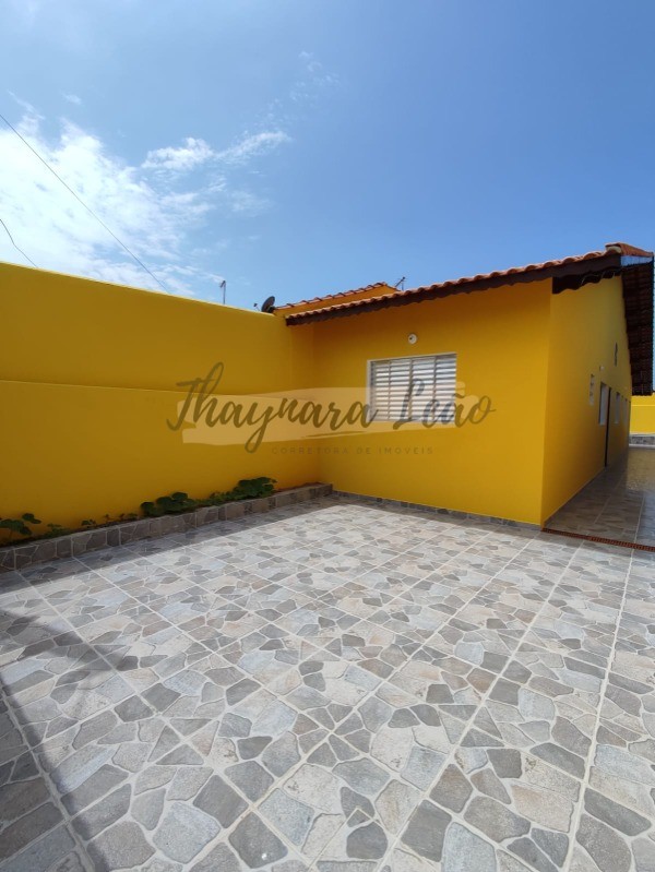 Casa com Piscina 2 Dormitorios no Jardim Praia Grande em Mongaguá R$ 320.000