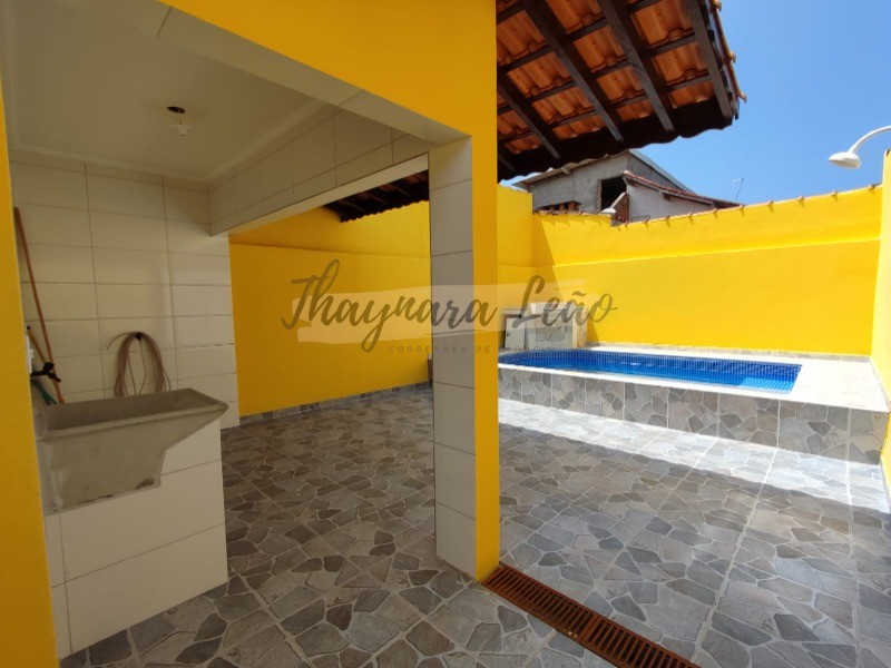 Casa com piscina 2 dormitorios no jardim praia grande em mon