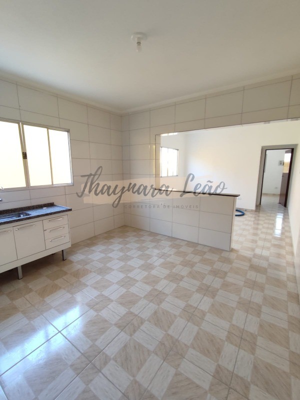 Casa com piscina 2 dormitorios no jardim praia grande em mon
