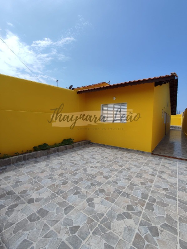 Casa com Piscina 2 Dormitorios no Jardim Praia Grande em Mongaguá R$ 320.000