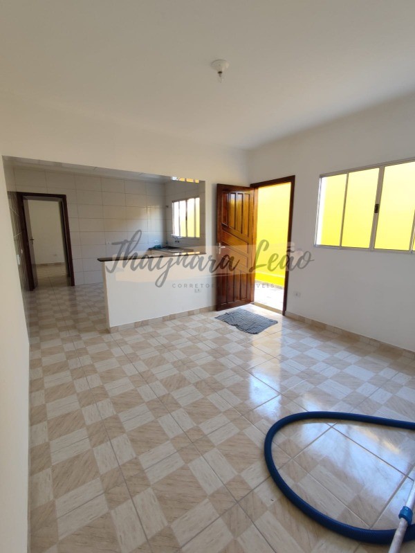 Casa com piscina 2 dormitorios no jardim praia grande em mon
