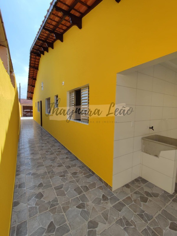 Casa com piscina 2 dormitorios no jardim praia grande em mon