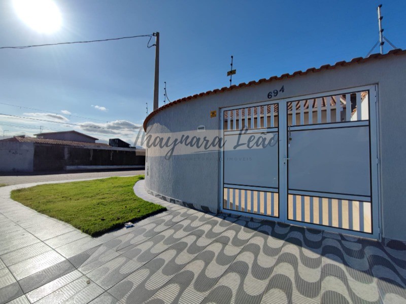 Casa com 2 dormitórios , Balneário Plataforma, Mongaguá á 900metros da praia R$ 325.000