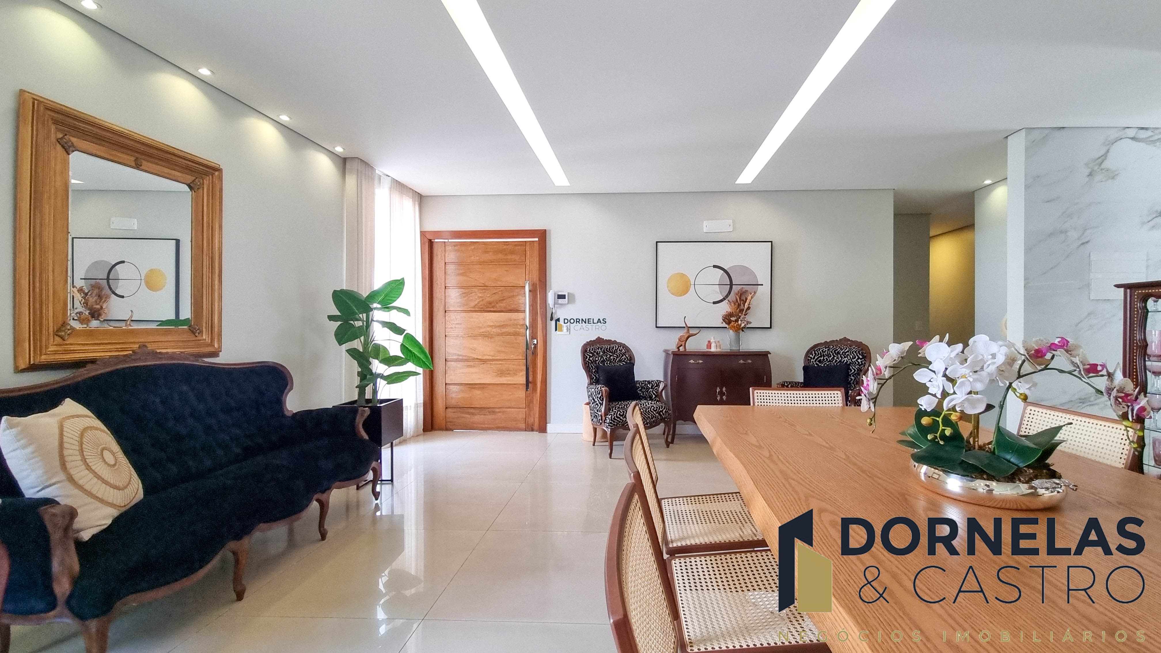 CASA DIFERENCIADA ALTO PADRÃO CONDOMÍNIO FECHADO NO GUARAPARK A 200 METROS DA VIA EPTG NO GUARÁ