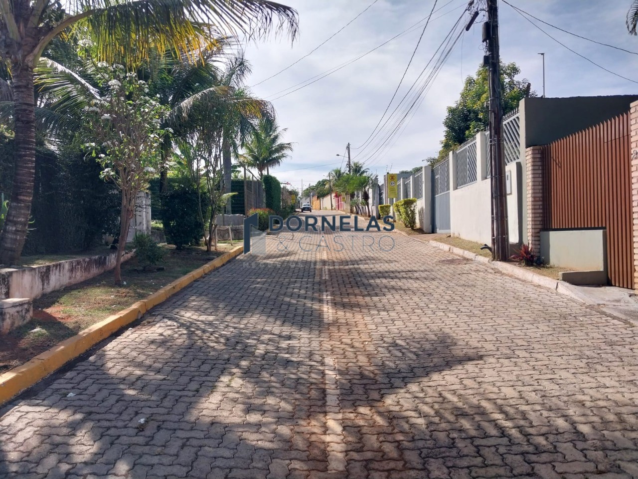 Casa colonial terreno de 726m² cond. Fechado no guarapark pertinho da eptg