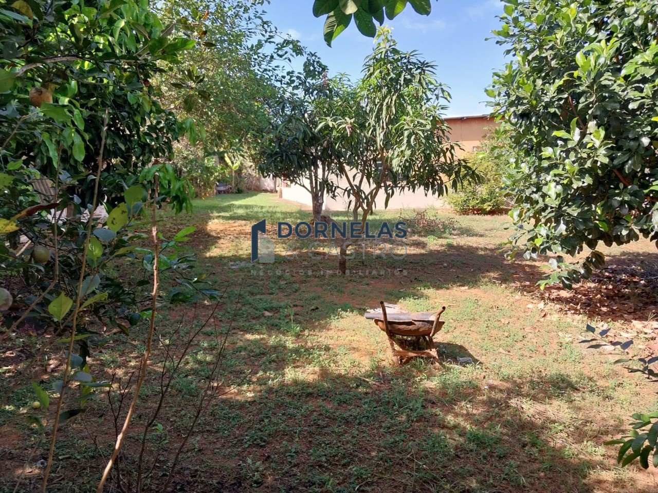 Casa colonial terreno de 726m² cond. Fechado no guarapark pertinho da eptg
