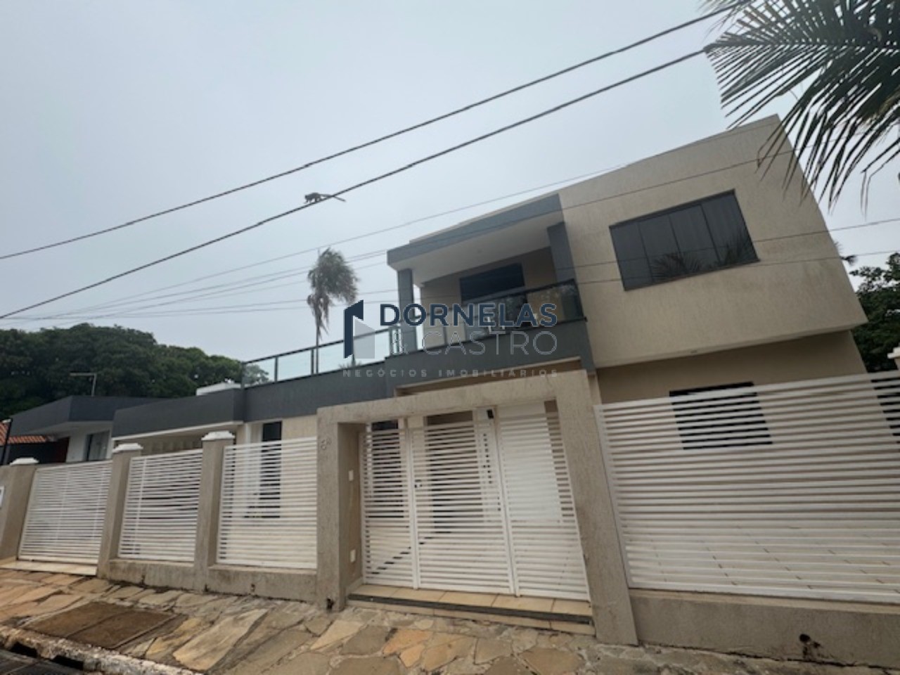 Casa top quitada e escriturada rua 1 jockey á 300 metros da via eptg cond. Fechado alto padrão portaria 24 horas