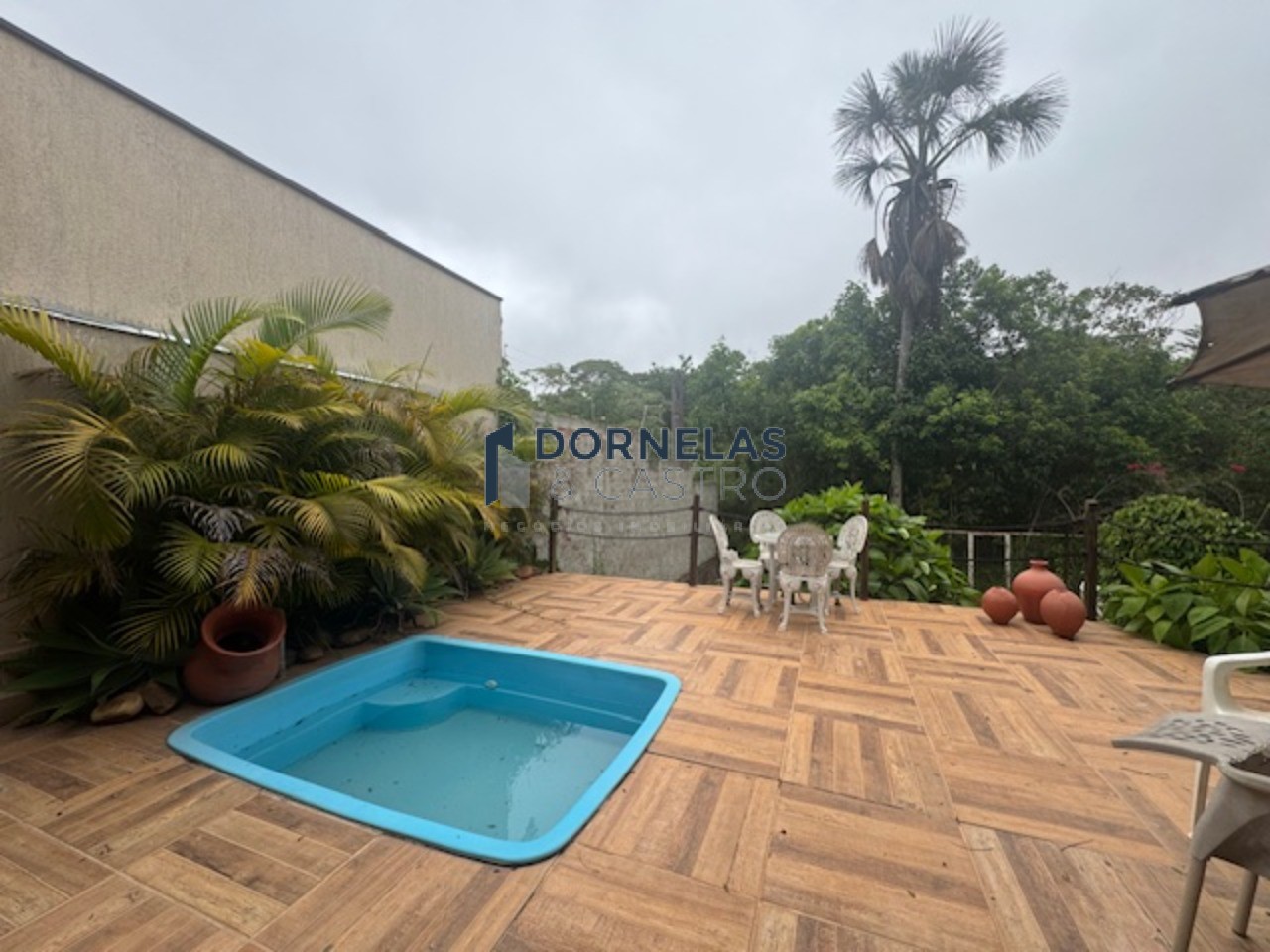 Casa top quitada e escriturada rua 1 jockey á 300 metros da via eptg cond. Fechado alto padrão portaria 24 horas