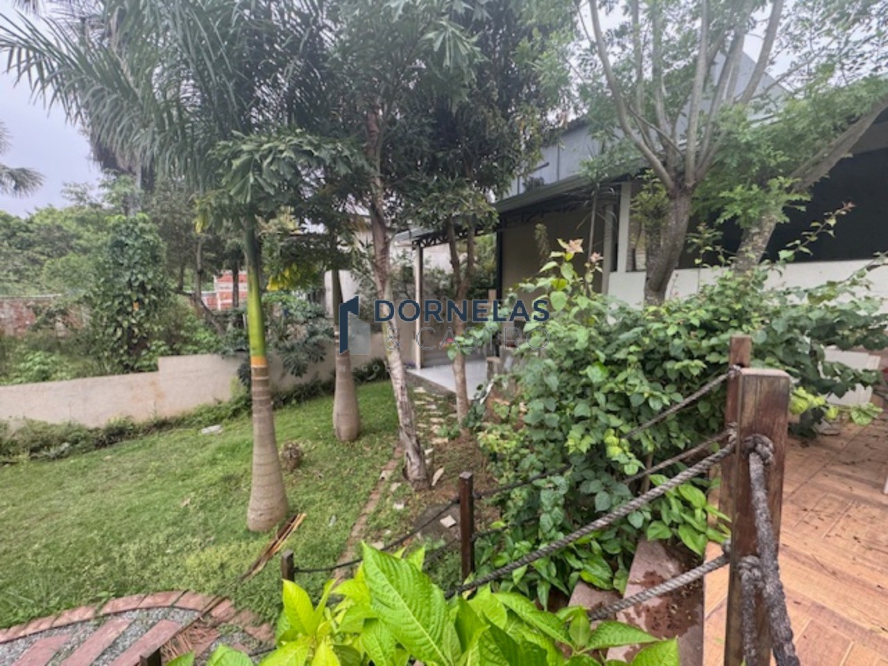 Casa top quitada e escriturada rua 1 jockey á 300 metros da via eptg cond. Fechado alto padrão portaria 24 horas