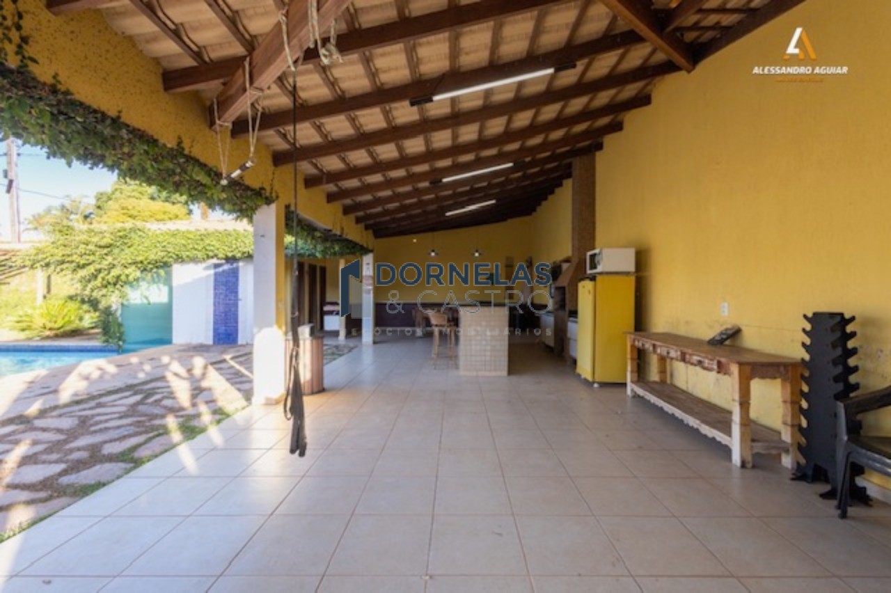 Casa térrea em arniqueira terreno de 950m² estuda troca - va