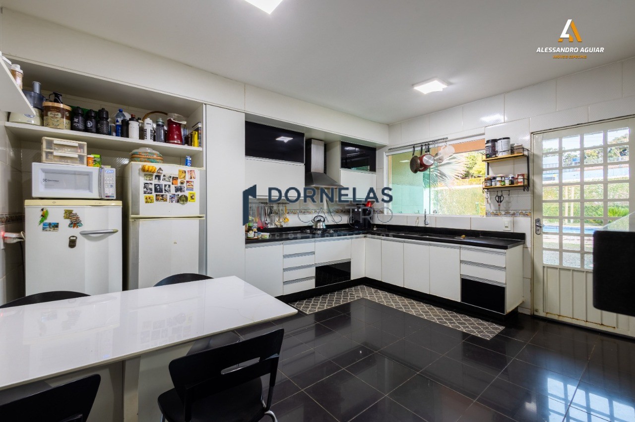 Casa térrea em arniqueira terreno de 950m² estuda troca - va
