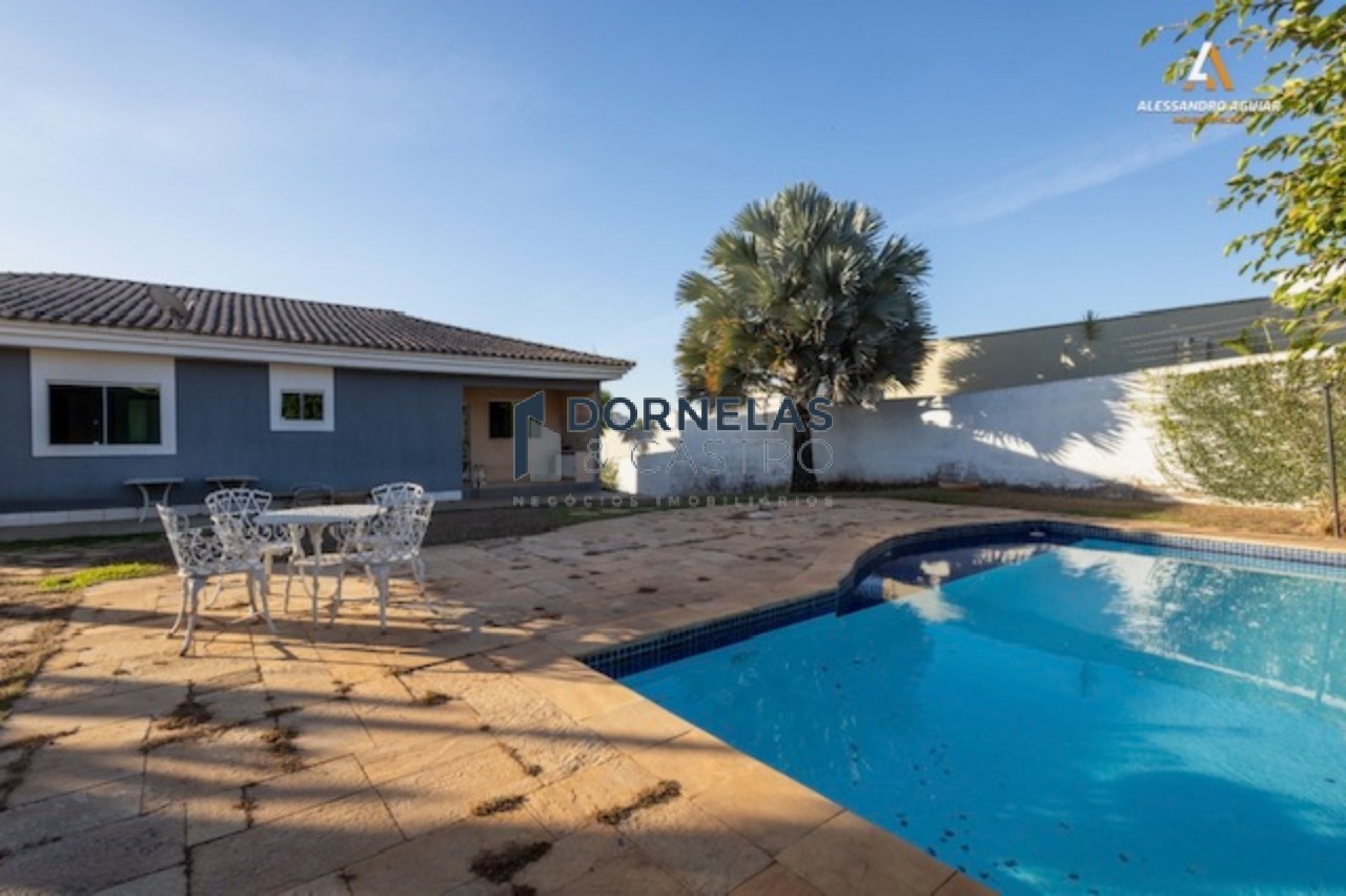 Casa térrea em arniqueira terreno de 950m² estuda troca - va