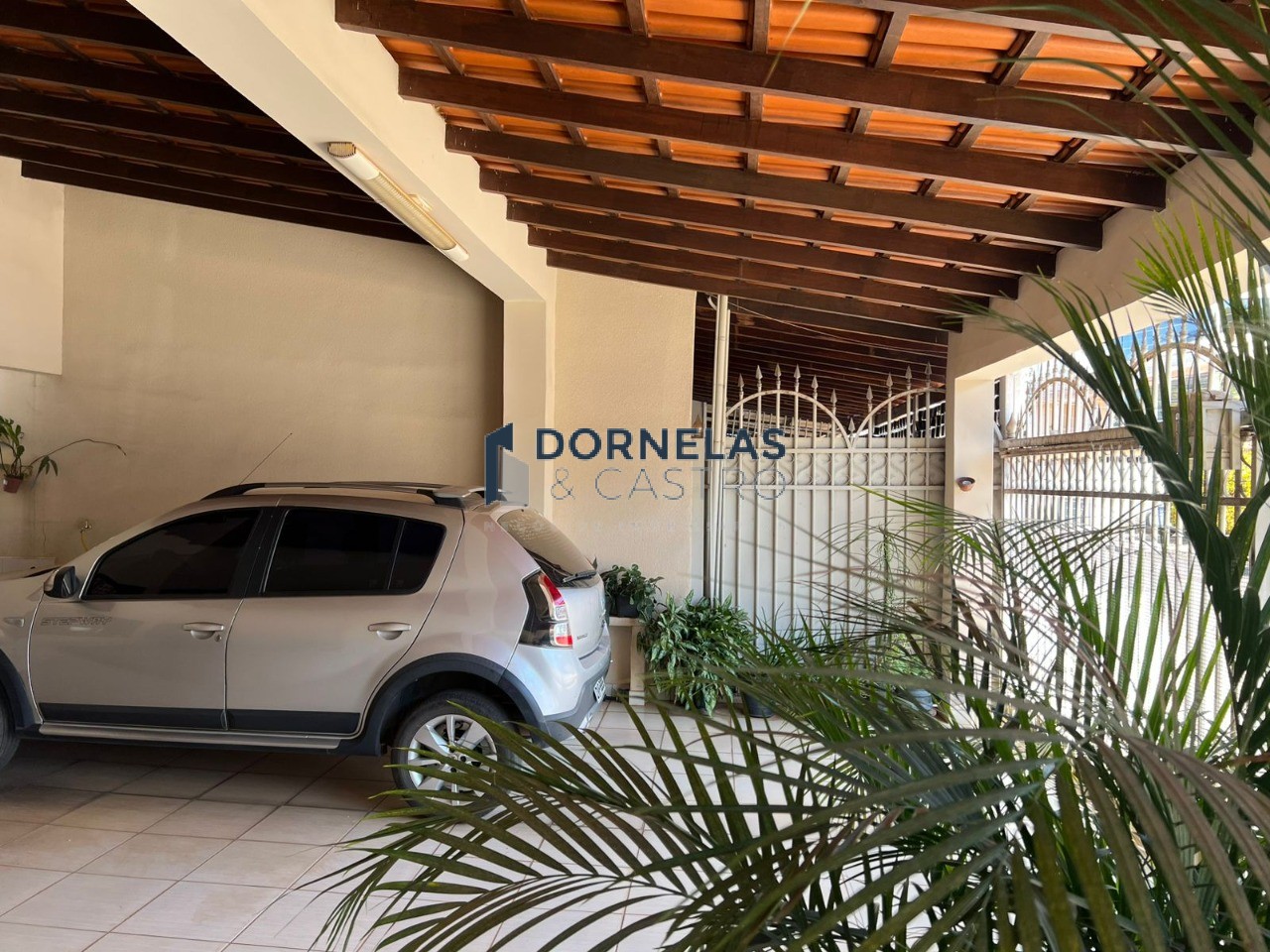 Qe 17 guará ii casa térrea 3 suítes terreno 200,00m² aceita fgts e financiamento bancário