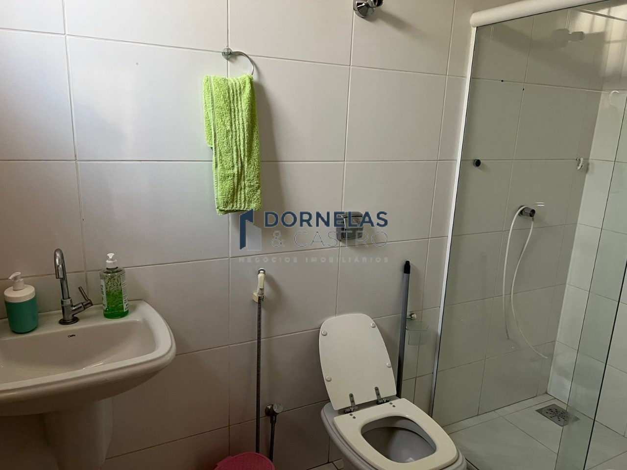 Qe 17 guará ii casa térrea 3 suítes terreno 200,00m² aceita fgts e financiamento bancário
