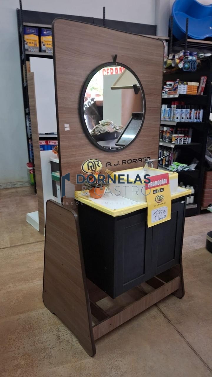 Ponto com loja de material de construção em pleno funcionamento estuda troca por imóvel e carro