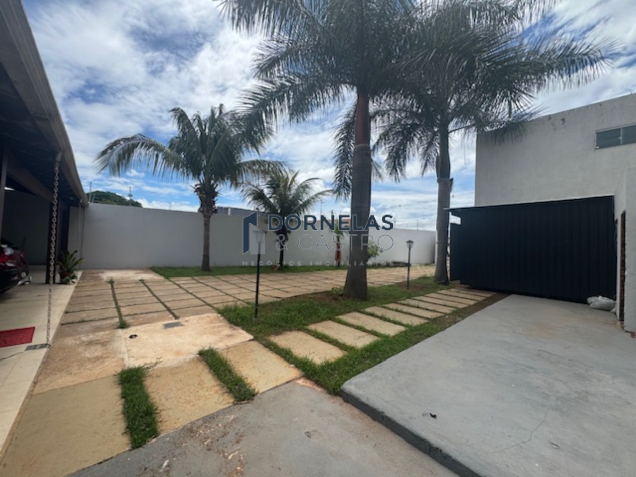 Imóvel versátil comercial e residencial já escriturado, loja na frente e casa nos fundos, estuda troca e pega carro vereda da cruz