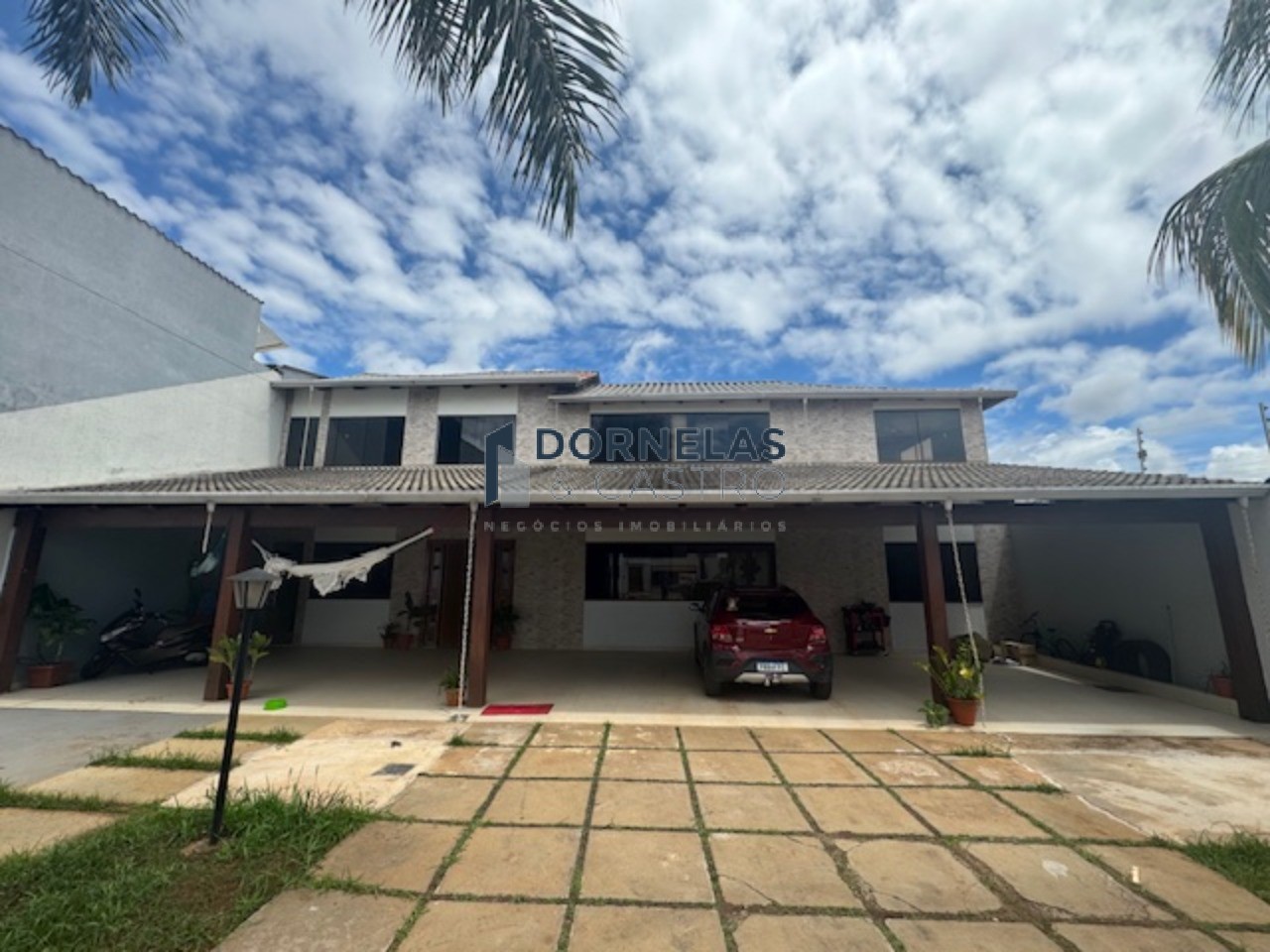 Imóvel versátil comercial e residencial já escriturado, loja na frente e casa nos fundos, estuda troca e pega carro vereda da cruz