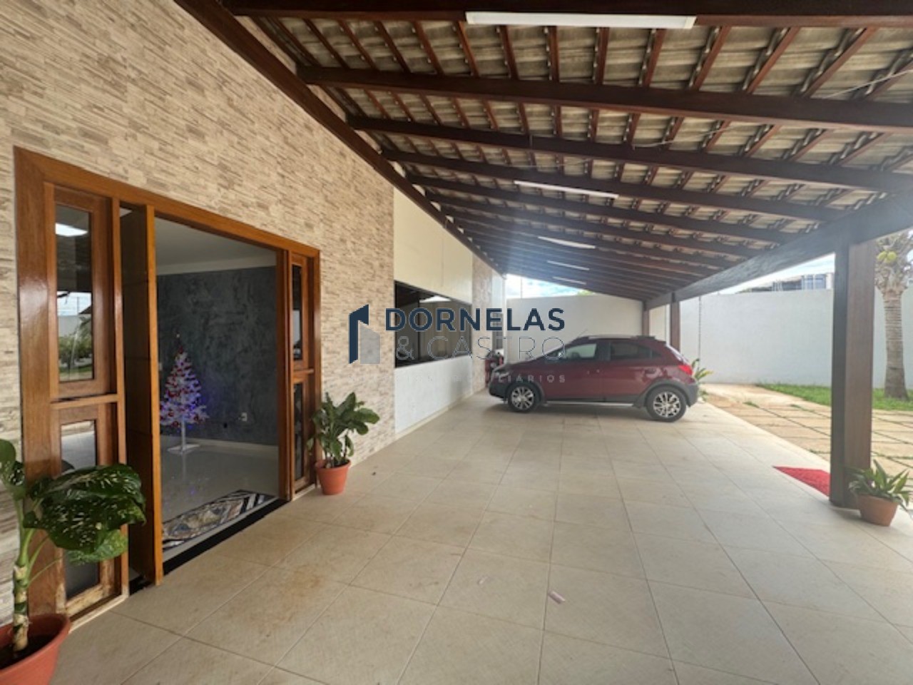 Imóvel versátil comercial e residencial já escriturado, loja na frente e casa nos fundos, estuda troca e pega carro vereda da cruz