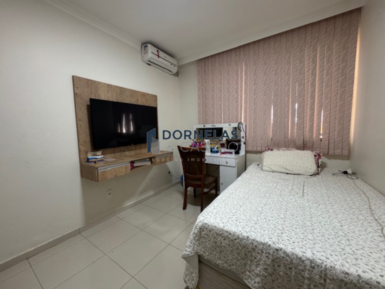 Imóvel versátil comercial e residencial já escriturado, loja na frente e casa nos fundos, estuda troca e pega carro vereda da cruz