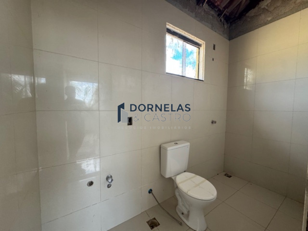 Imóvel versátil comercial e residencial já escriturado, loja na frente e casa nos fundos, estuda troca e pega carro vereda da cruz