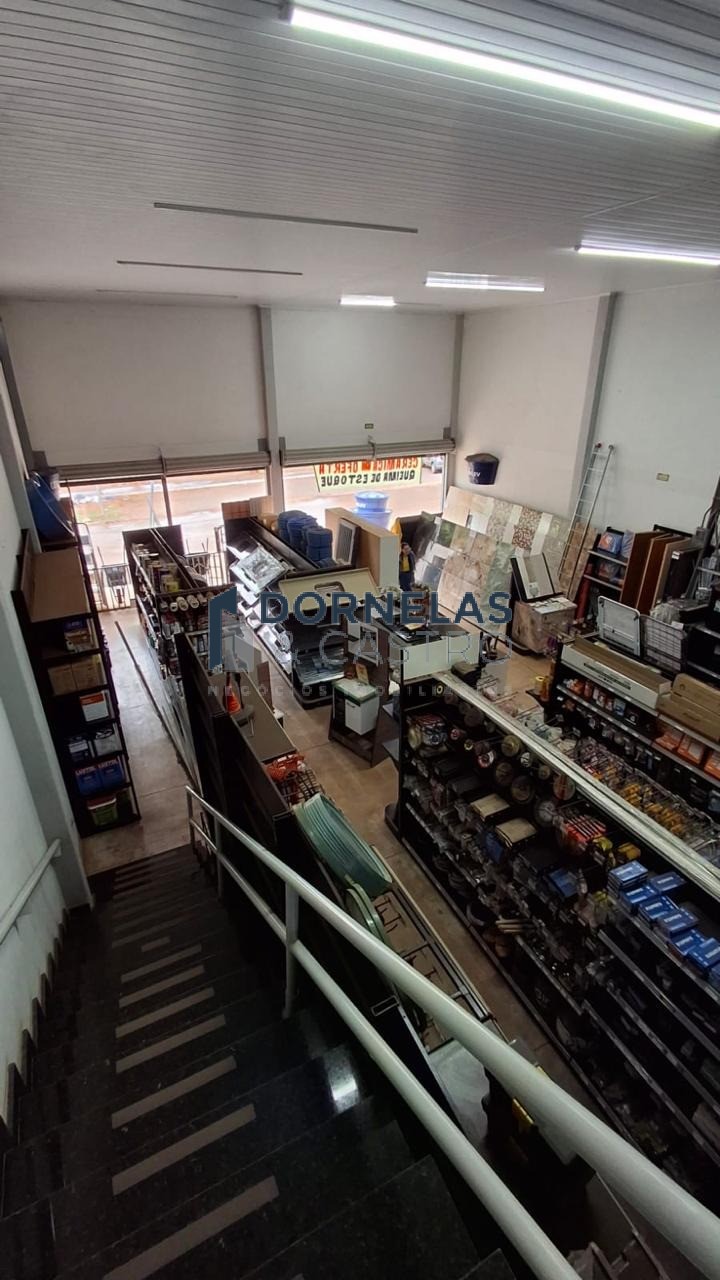 Ponto com loja de material de construção em pleno funcionamento estuda troca por imóvel e carro