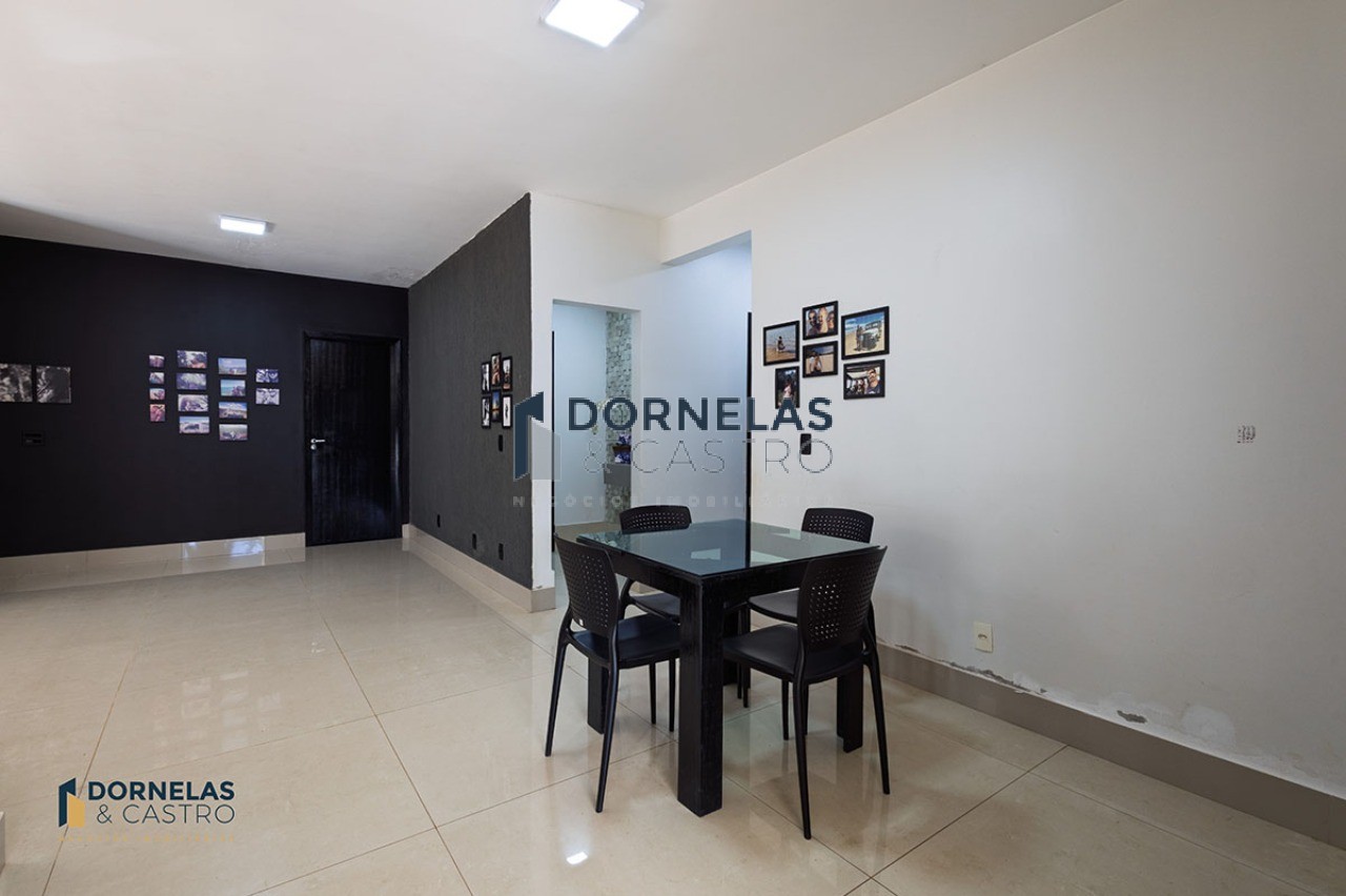 Casa térrea dentro de condomínio fechado no jardim botânico - condomínio privê morada sul etapa a