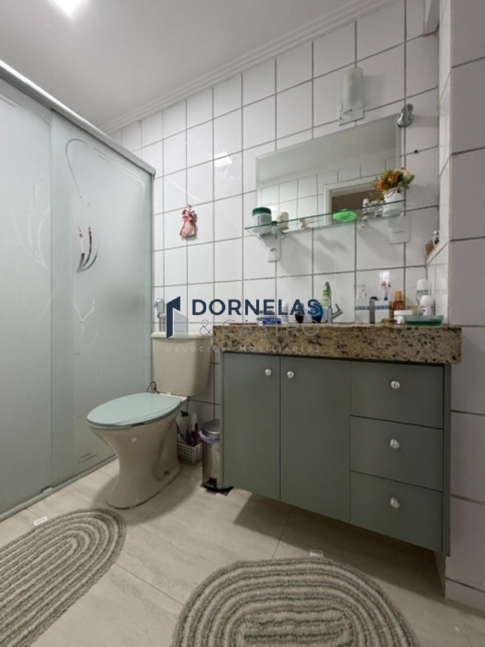 Apartamento 2 quartos, suíte, elevador e 2 vagas de garagem 