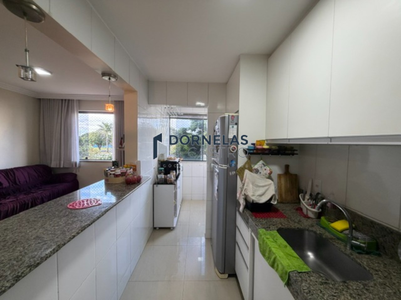 Apartamento 2 quartos, suíte, elevador e 2 vagas de garagem 