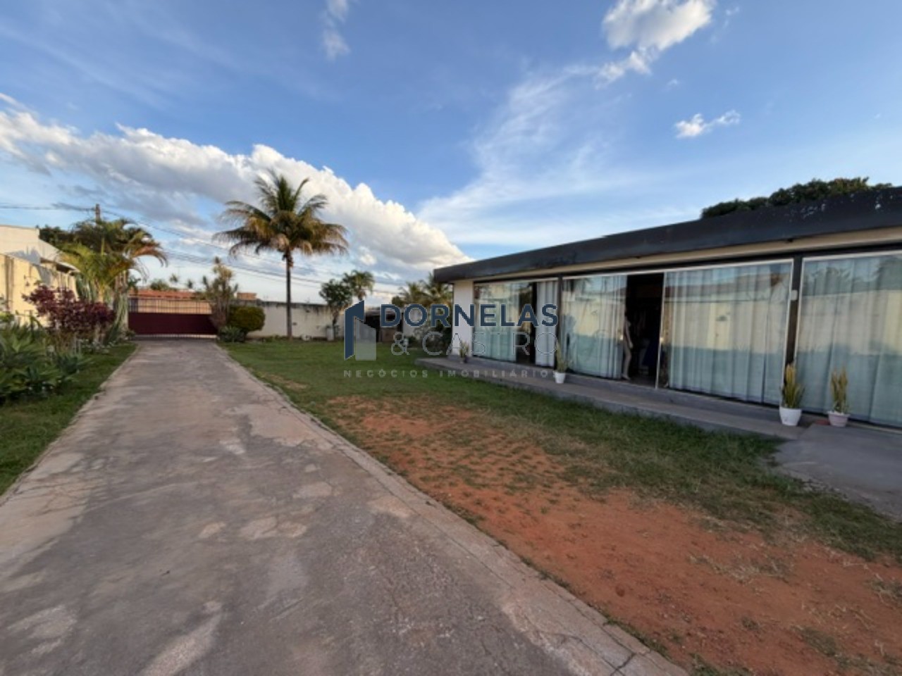 Casa colonial cond. Fechado no guará terreno de 778,00m² fácil saída para eptg