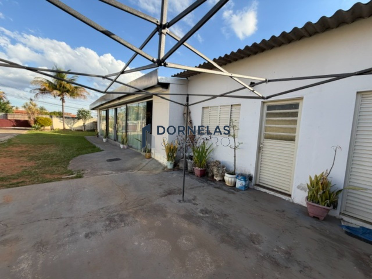 Casa colonial cond. Fechado no guará terreno de 778,00m² fácil saída para eptg