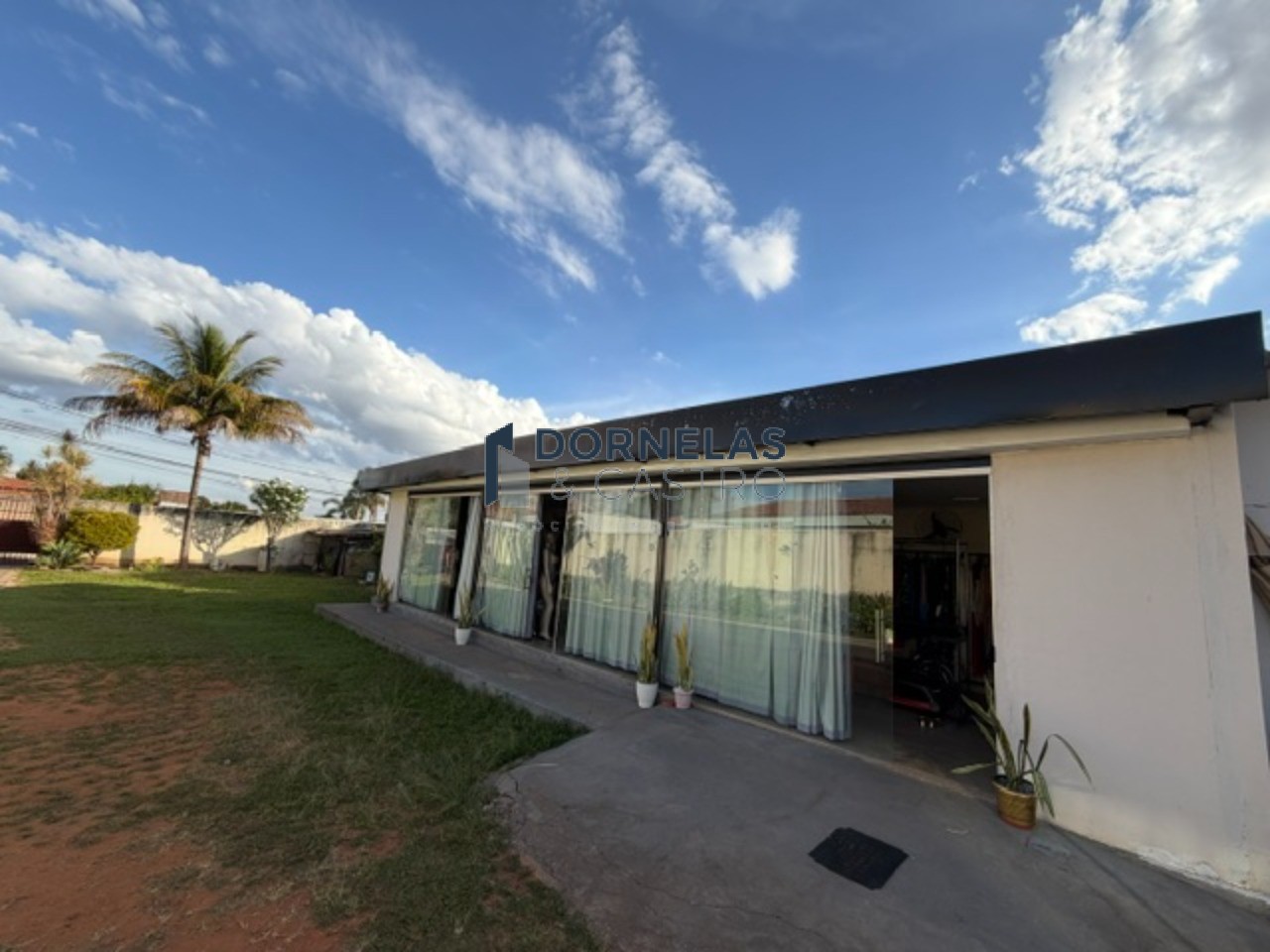 Casa colonial cond. Fechado no guará terreno de 778,00m² fácil saída para eptg