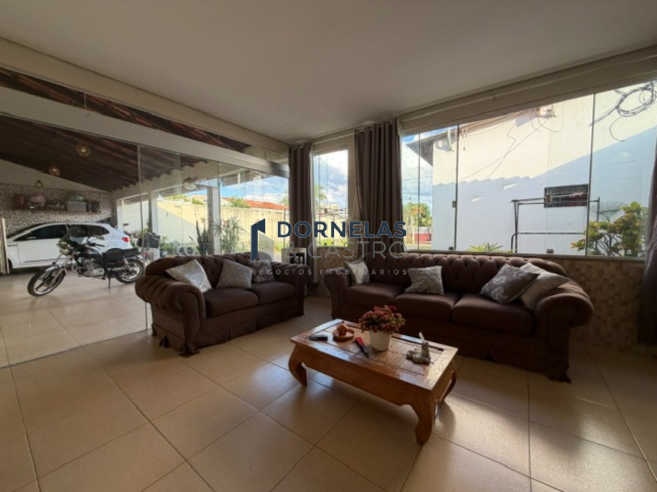 Casa colonial cond. Fechado no guará terreno de 778,00m² fácil saída para eptg