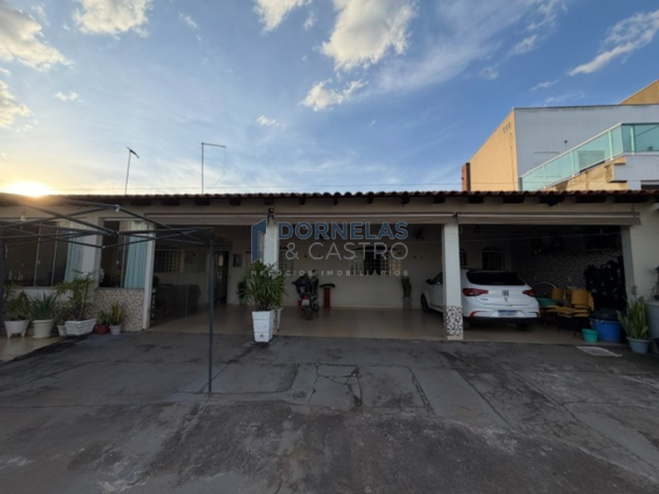 Casa colonial cond. Fechado no guará terreno de 778,00m² fácil saída para eptg