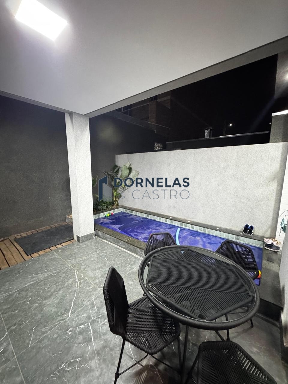 Casa nova moderna alto padrão condomínio fechado no guará ii