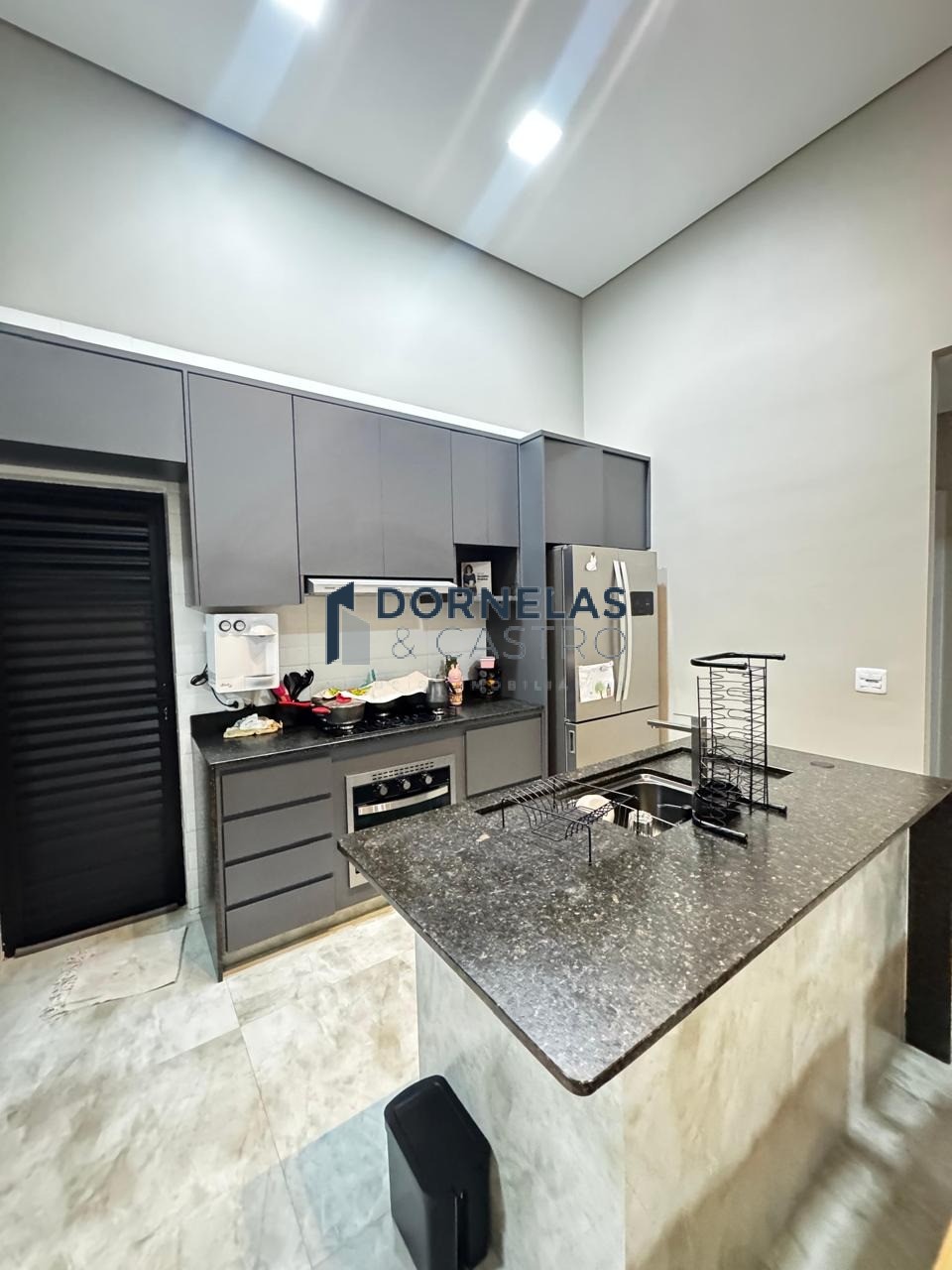 Casa nova moderna alto padrão condomínio fechado no guará ii