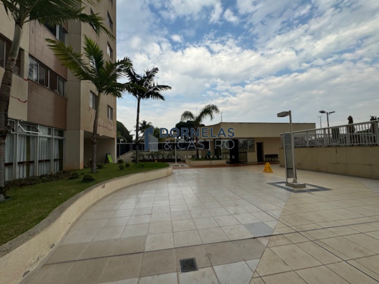 Residencial duetto 2 dormitórios, 3 banheiros, desocupado, andar alto, guará ii aceita fgts e financiamento bancário