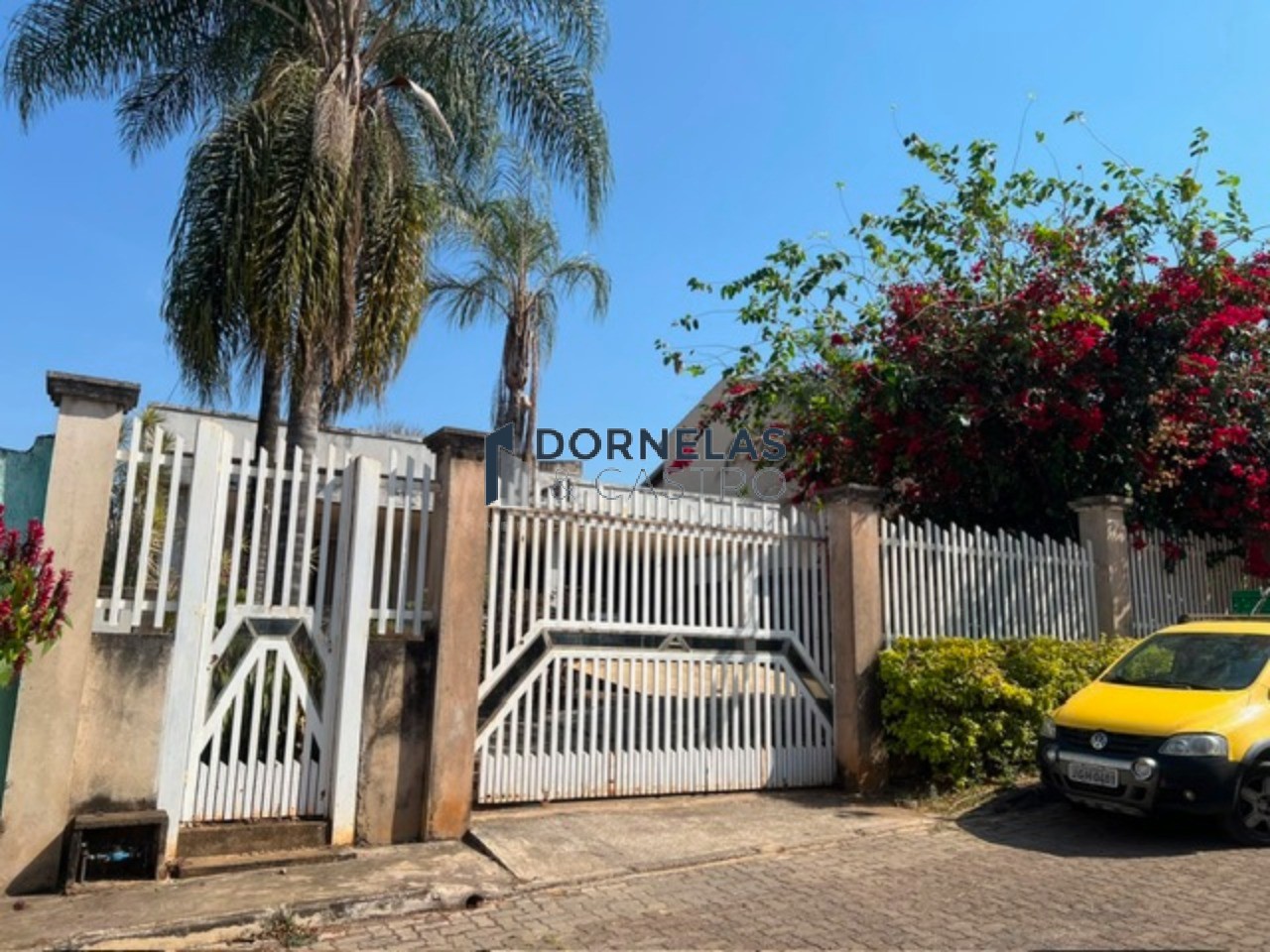 Casa à venda em condomínio fechado no guará ii - iapi de frente a qe 50