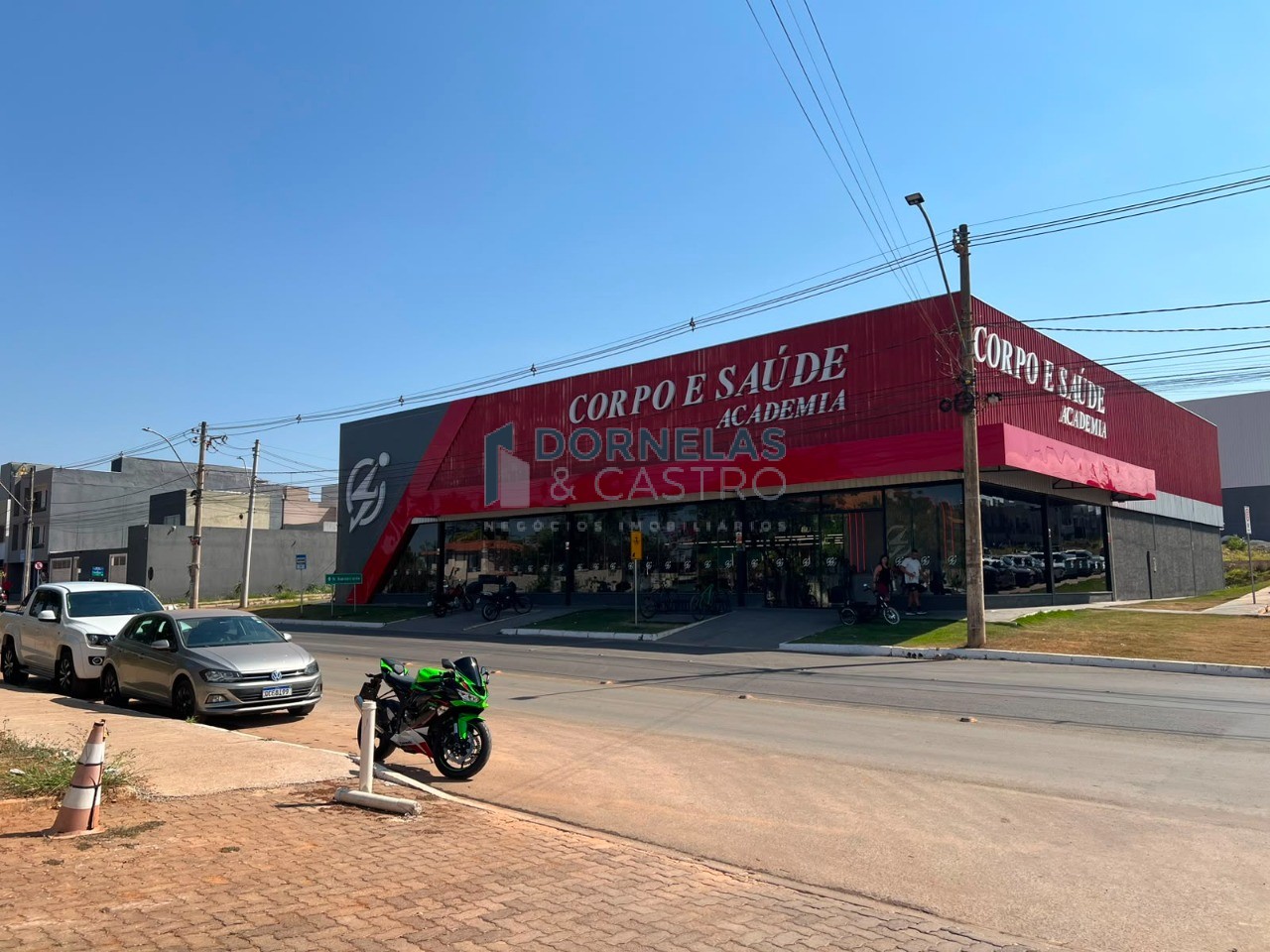 Casa à venda em condomínio fechado no guará ii - iapi de frente a qe 50