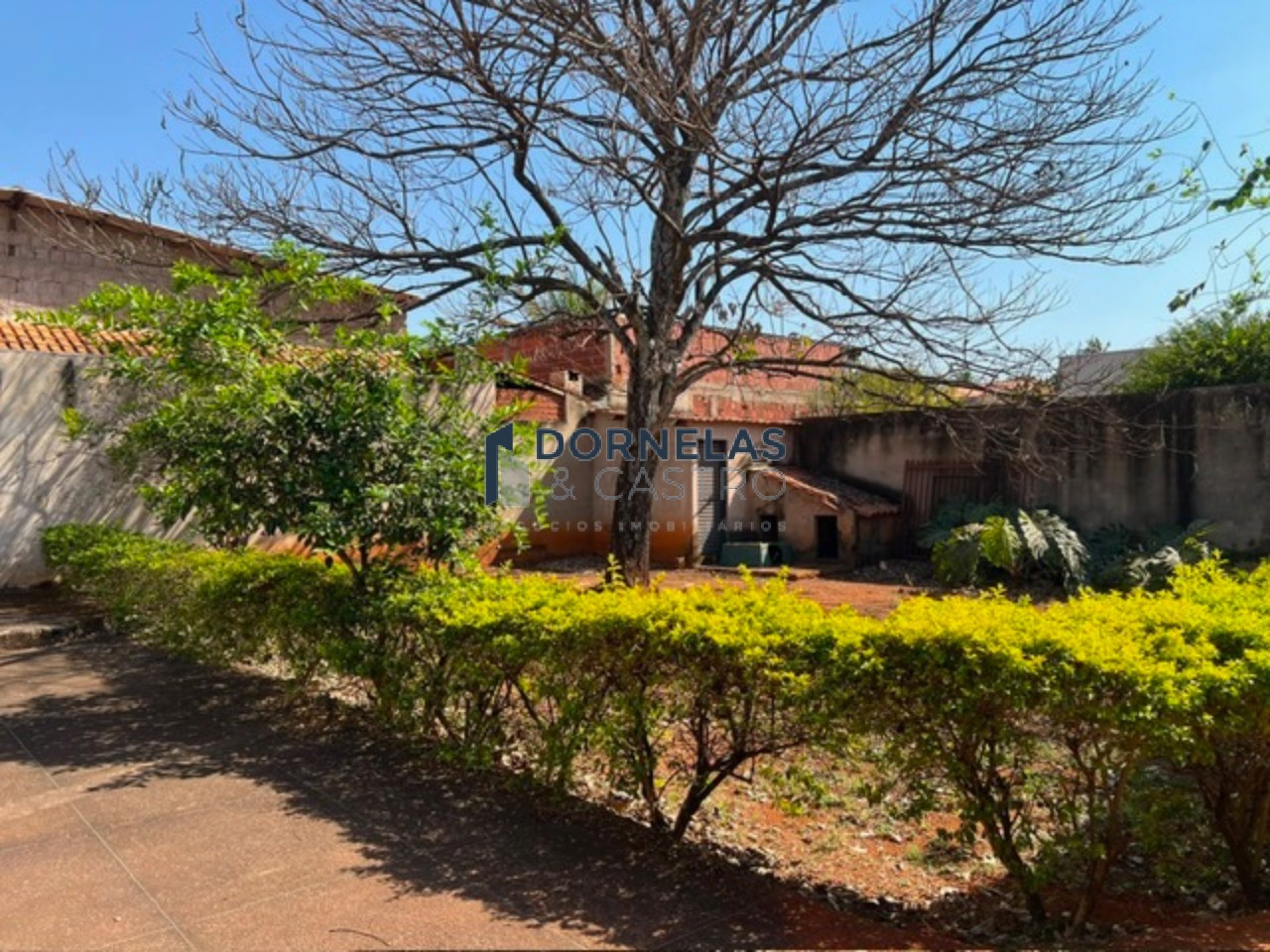 Casa à venda em condomínio fechado no guará ii - iapi de frente a qe 50