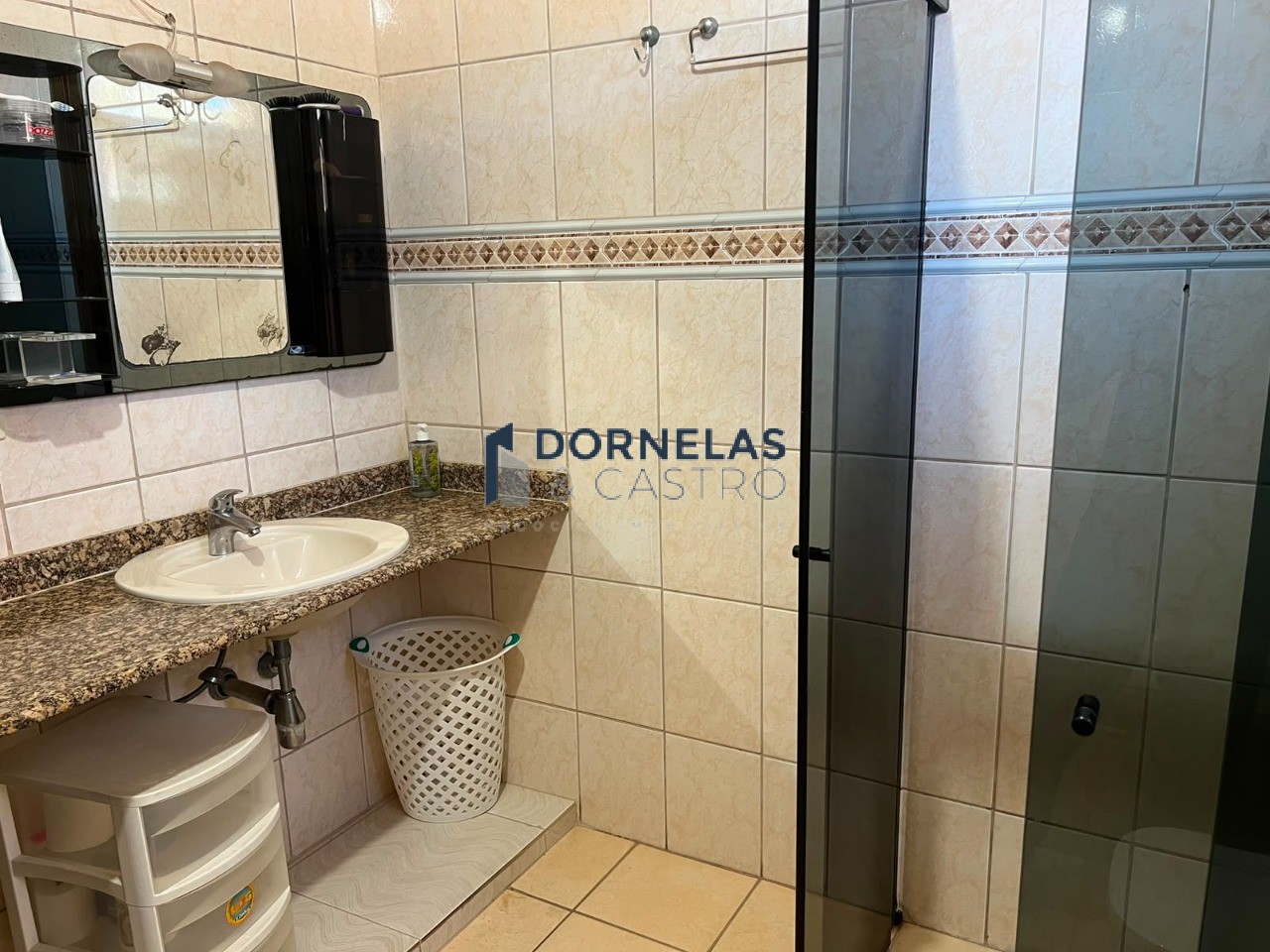 Sobrado na qe 19 guará 2 terreno de 200m² estuda troca por imóvel de menor valor aceita fgts e financiamento bancário - foto 8