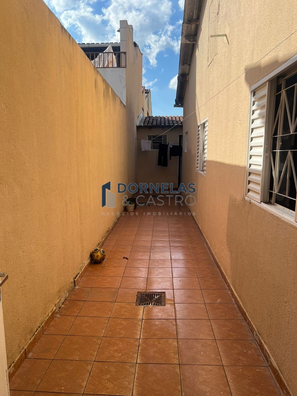 Casa térrea qe 19 guará ii terreno de 200m² aceita financiamento