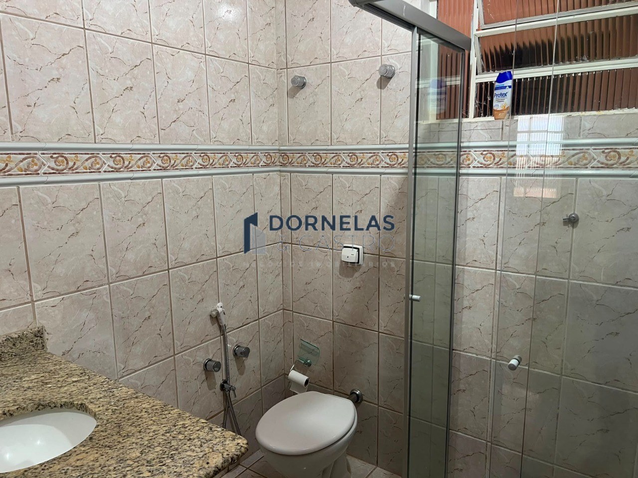 Sobrado na qe 19 guará 2 terreno de 200m² estuda troca por imóvel de menor valor aceita fgts e financiamento bancário - foto 17