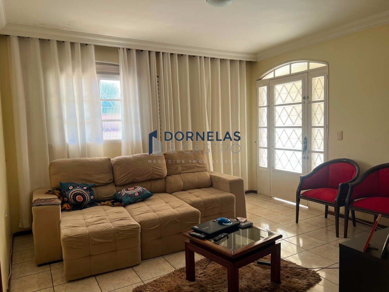 Sobrado na qe 19 guará 2 terreno de 200m² estuda troca por imóvel de menor valor aceita fgts e financiamento bancário - foto 3