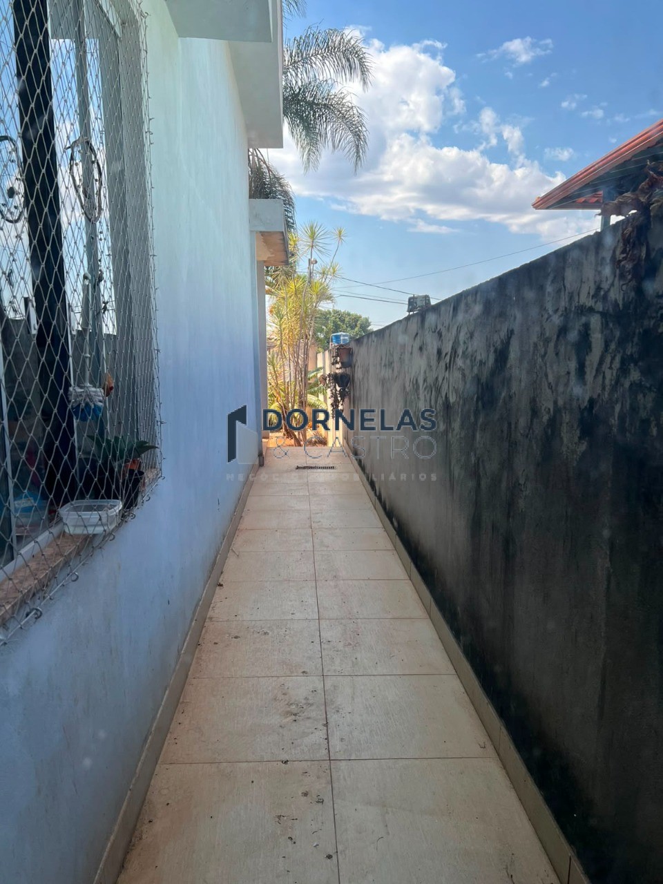 Casa à venda em condomínio fechado no guará ii - iapi de frente a qe 50