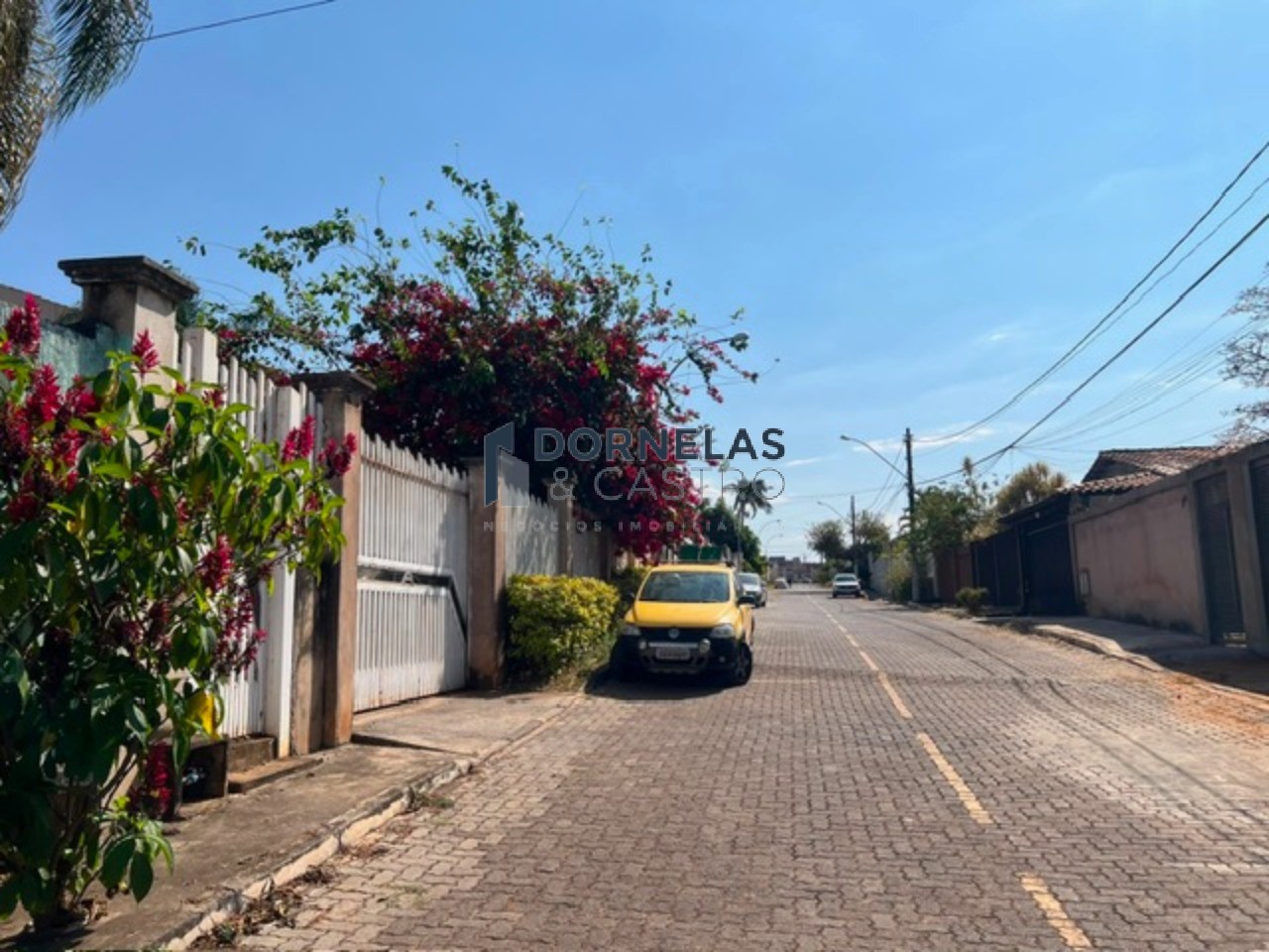 Casa à venda em condomínio fechado no guará ii - iapi de frente a qe 50